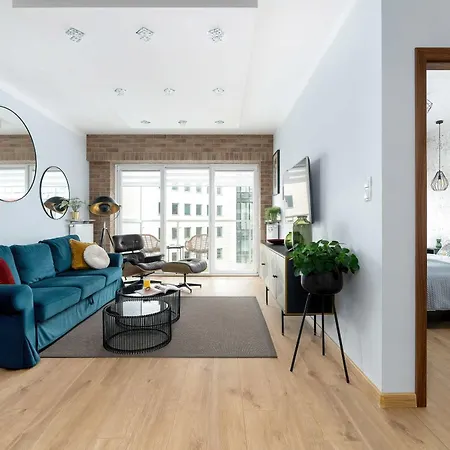 Przytulny Jasny Z Balkonem Oraz Parkingiem By Renters Apartman