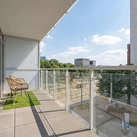 Przytulny Jasny Z Balkonem Oraz Parkingiem By Renters Apartman
