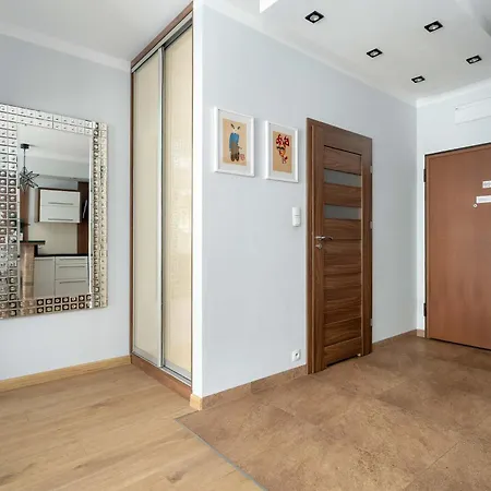 Przytulny Jasny Z Balkonem Oraz Parkingiem By Renters Poznań